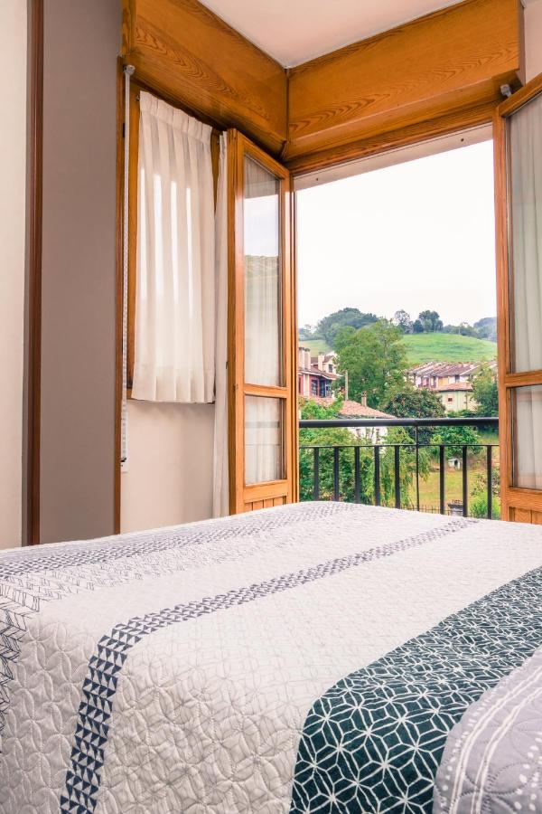 Hotel Plaza Onís Екстериор снимка