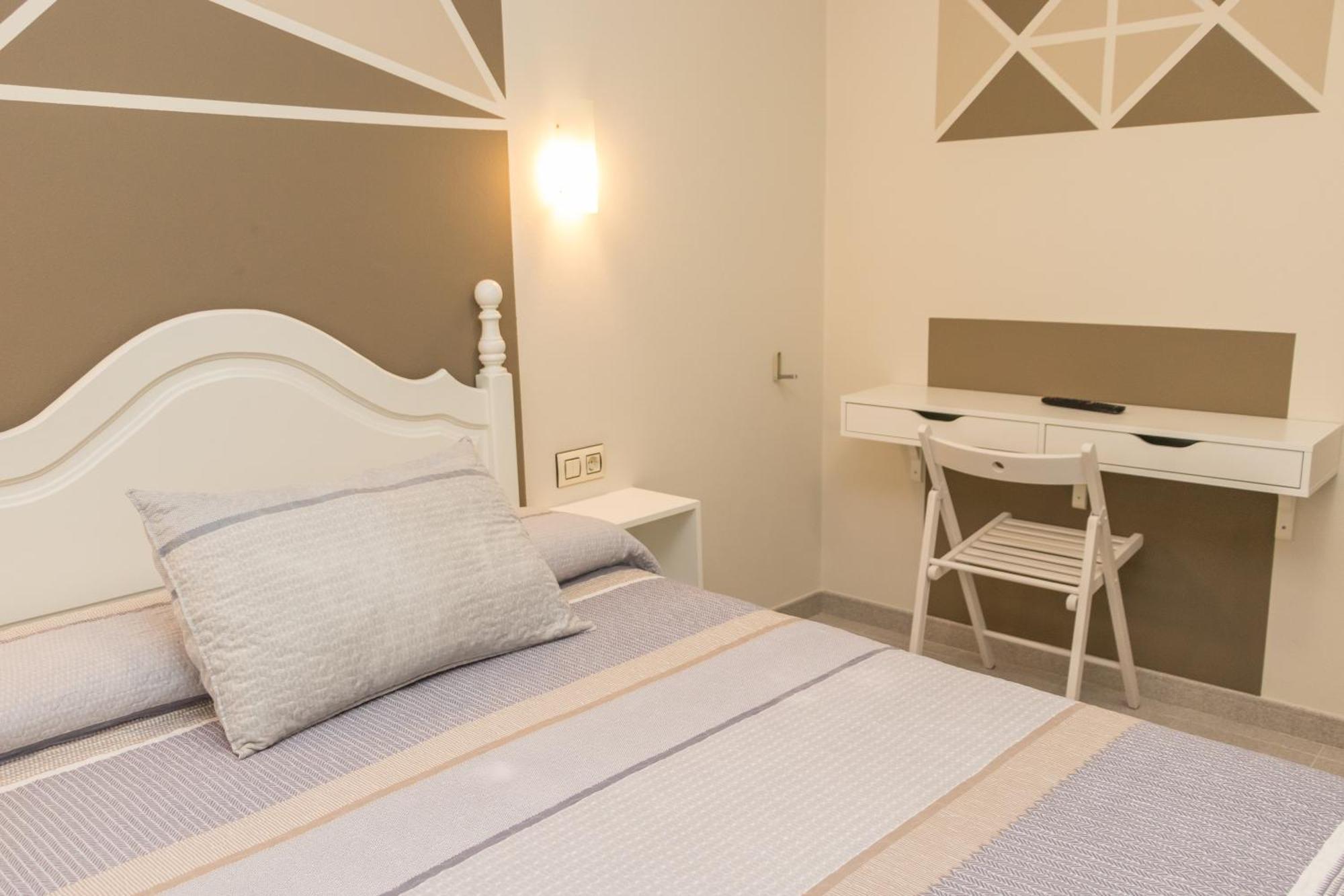 Hotel Plaza Onís Екстериор снимка