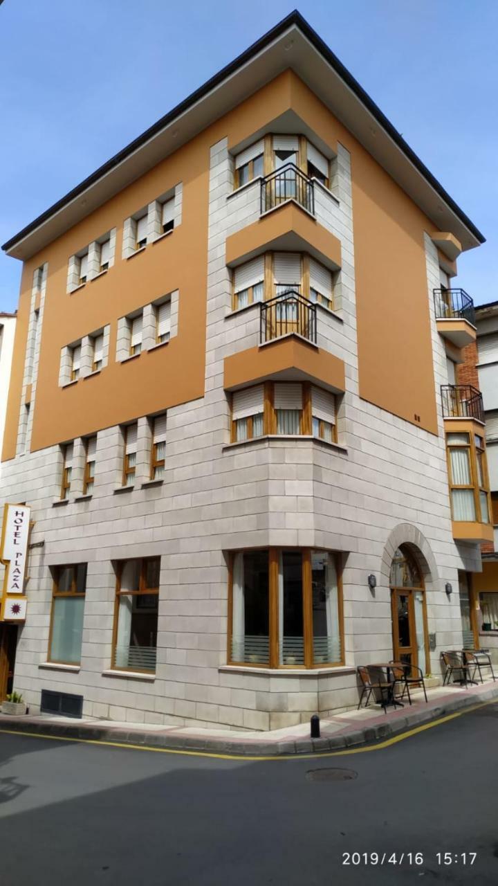 Hotel Plaza Onís Екстериор снимка